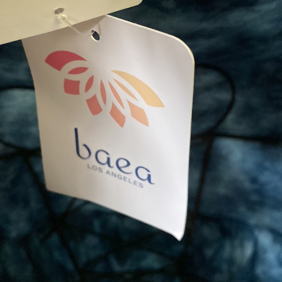 Baea Los Angeles tie dye sweater. BNWT - Picture 5 of 7